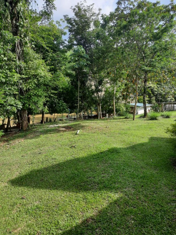 Pachamaya River Hostel Lanquin Ngoại thất bức ảnh