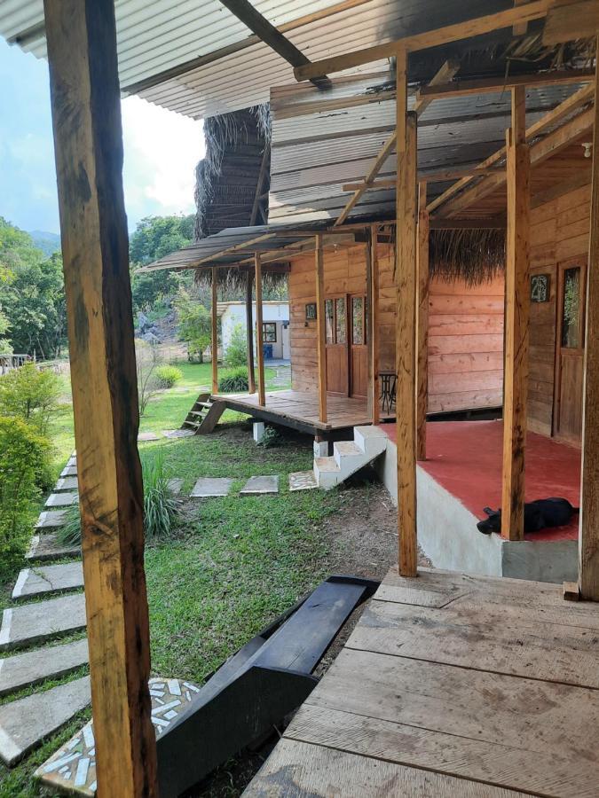 Pachamaya River Hostel Lanquin Ngoại thất bức ảnh