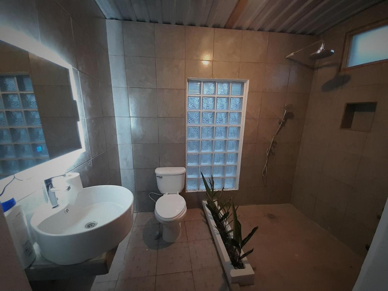 Pachamaya River Hostel Lanquin Ngoại thất bức ảnh