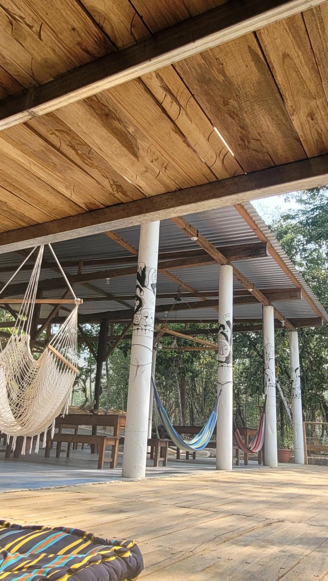 Pachamaya River Hostel Lanquin Ngoại thất bức ảnh
